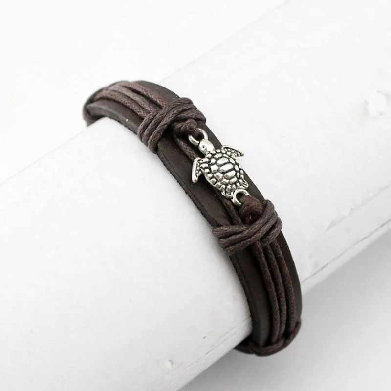 Bracelet Cuir avec Tortue - Adventure en détail