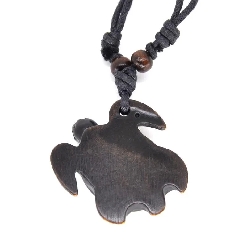 Pendentif en bois tortue