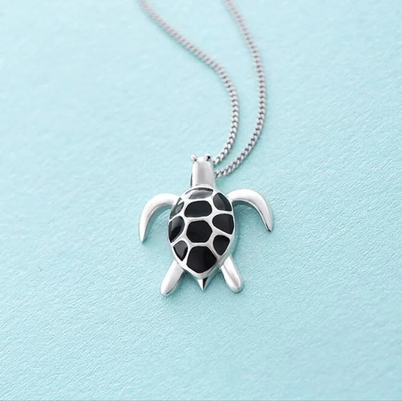 Pendentif Tortue - Carapace Noir porté