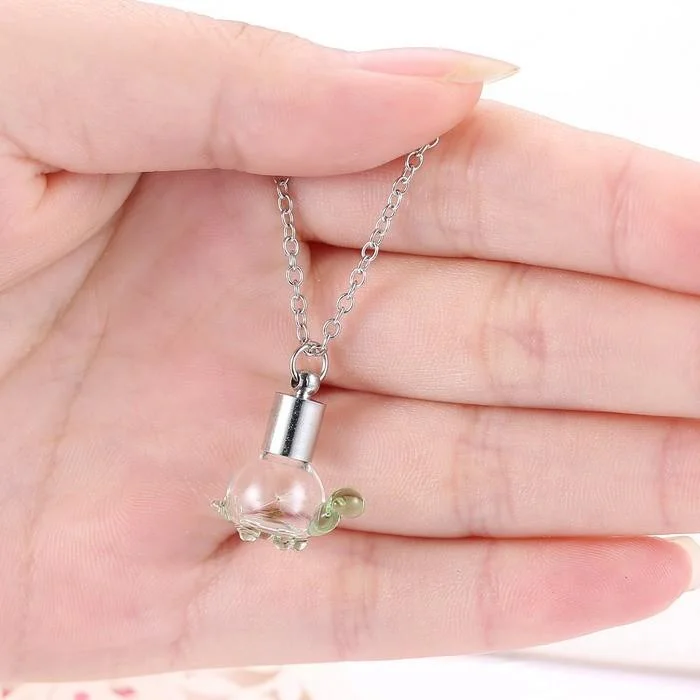 Collier Tortue en Verre - TutleGlass en situation